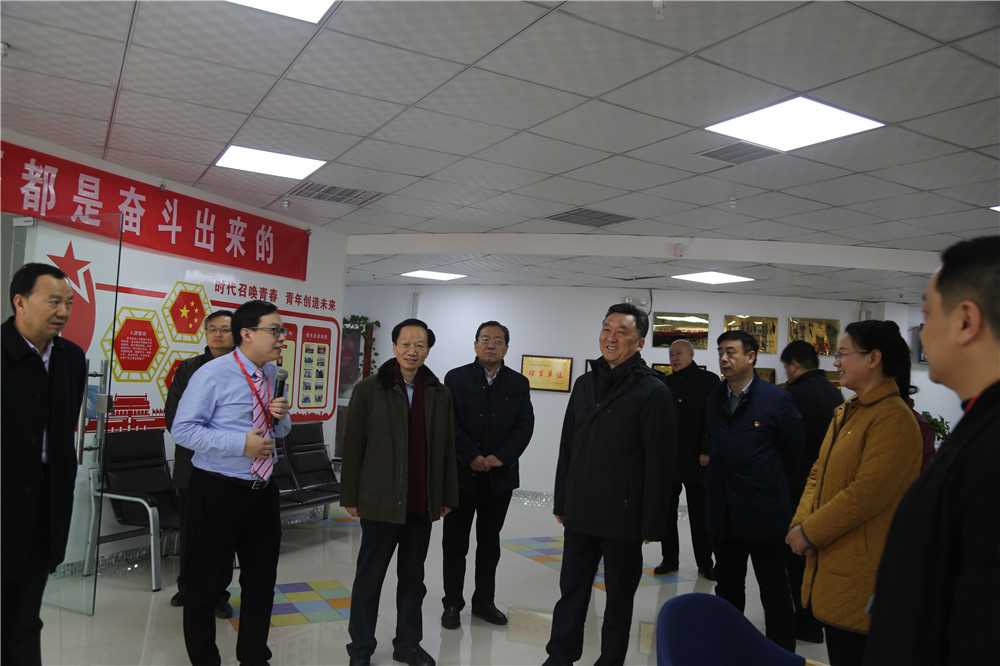 熱烈歡迎全國(guó)總工會(huì)副主席，書記處書記魏地春及省總工會(huì)王保存主席一行蒞臨安陽(yáng)青峰網(wǎng)絡(luò)參觀指導(dǎo)